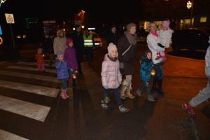 b_800_600_0_00_images_stories_Novice_2013_15._tradicionalni_pohod_z_luckami_po_ulicah_Grosupljega_9h