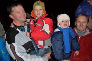 b_800_600_0_00_images_stories_Novice_2013_15._tradicionalni_pohod_z_luckami_po_ulicah_Grosupljega_9l