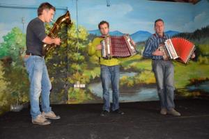 b_800_600_0_00_images_stories_Novice_2013_Tradicionalni_jesenski_pohod_po_Radenskem_polju_in_Martinov_sejem_9