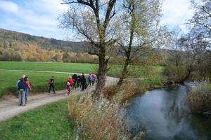 b_800_600_0_00_images_stories_Novice_2013_Tradicionalni_jesenski_pohod_po_Radenskem_polju_in_Martinov_sejem_9l