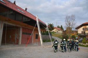 b_800_600_0_00_images_stories_Novice_2013_Usposabljanje_gasilcev_za_delo_na_visini_9g