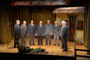 b_800_600_0_00_images_stories_Novice_2013_Fantje_po_polj_gredo_6