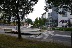 b_800_600_0_00_images_stories_Novice_2013_Orkanski_veter_v_Grosupljem_odkrival_strehe_in_podiral_drevesa_5