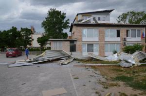 b_800_600_0_00_images_stories_Novice_2013_Orkanski_veter_v_Grosupljem_odkrival_strehe_in_podiral_drevesa_9