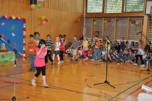 b_800_600_0_00_images_stories_Novice_2013_Praznovanje_10_letnice_Podruznicne_sole_St_Jurij_7