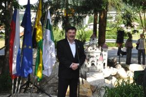 b_800_600_0_00_images_stories_Novice_2013_Otvoritev_povezovalnega_plocnika_med_prijateljskima_obcinama_Skofljica_in_Grosuplje_7