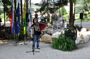 b_800_600_0_00_images_stories_Novice_2013_Otvoritev_povezovalnega_plocnika_med_prijateljskima_obcinama_Skofljica_in_Grosuplje_9k