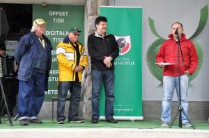 b_800_600_0_00_images_stories_Novice_2013_18_vseslovensko_srecanje_ljubiteljev_starodobnih_vozil_Skofljica_s_postankom_v_Grosupljem_9c