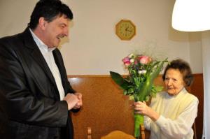 b_800_600_0_00_images_stories_Novice_2013_Nasa_obcanka_Ljudmila_Filippini_praznovala_102_rojstni_dan_2