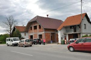 b_800_600_0_00_images_stories_Novice_2013_Gasilski_dom_Veliko_Mlacevo_je_pod_streho_6