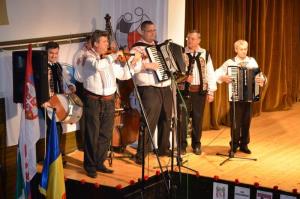 b_800_600_0_00_images_stories_Novice_2013_9_mednarodni_festival_SloFolk_2013_7