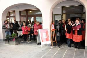 b_800_600_0_00_images_stories_Novice_2013_Velikonocna_razstava_Drustva_podezelskih_zena_Soncnica_3