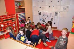 b_800_600_0_00_images_stories_Novice_2013_Zupan_dr._Peter_Verlic_nase_malcke_presenetil_z_darilci_9e