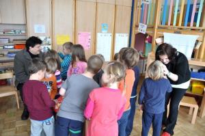 b_800_600_0_00_images_stories_Novice_2013_Zupan_dr._Peter_Verlic_nase_malcke_presenetil_z_darilci_9r