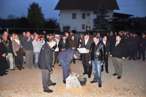 b_800_600_0_00_images_stories_Novice_2012_oktober_Na_Velikem_Mlacevem_polozili_temeljni_kamen_za_nov_gasilski_dom_9