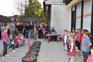 b_800_600_0_00_images_stories_Novice_2012_oktober_Kostanjckovo_popoldne_z_otvoritvijo_igrisca_v_vrtcu_Pika_9a