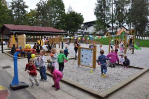 b_800_600_0_00_images_stories_Novice_2012_oktober_Otvoritev_otroskih_igral_v_VVZ_Kekec_Grosuplje_9a
