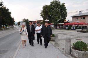 b_800_600_0_00_images_stories_Novice_2012_september_Otvoritvena_voznja_po_novi_krozni_trasi_linije_3G_po_Grosupljem_4
