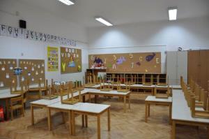 b_800_600_0_00_images_stories_Novice_2012_september_Osnovna_sola_Louisa_Adamica_na_Adamicevi_v_novi_preobleki_9c