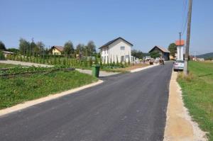 b_800_600_0_00_images_stories_Novice_2012_avgust_Otvoritev_ceste_v_Ponovi_vasi_9a