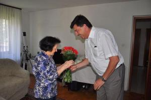 b_800_600_0_00_images_stories_Novice_2012_julij_Nasa_obcanka_Ljudmila_Filippini_praznovala_101_leto_2a