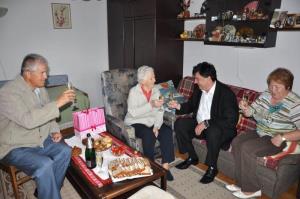 b_800_600_0_00_images_stories_Novice_2012_maj_Najstarejsa_obcanka_Anna_Gerzelj_praznovala_102_leti_6