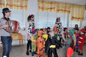 b_800_600_0_00_images_stories_Novice_2012_februar_Pust_-_sirokih_ust_v_VVZ_Kekec_Grosuplje_9a