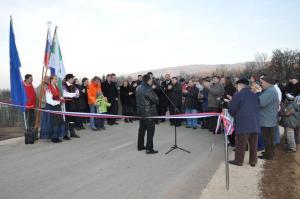 b_800_600_0_00_images_stories_novice_2011-1_december_Otvoritev_novega_dela_cestnega_omrezja_v_Predolah_6